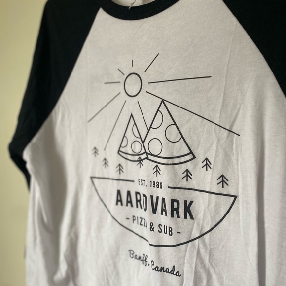 Banff Aardvark Pizza 3/4 long sleeve - Picture 2 of 3